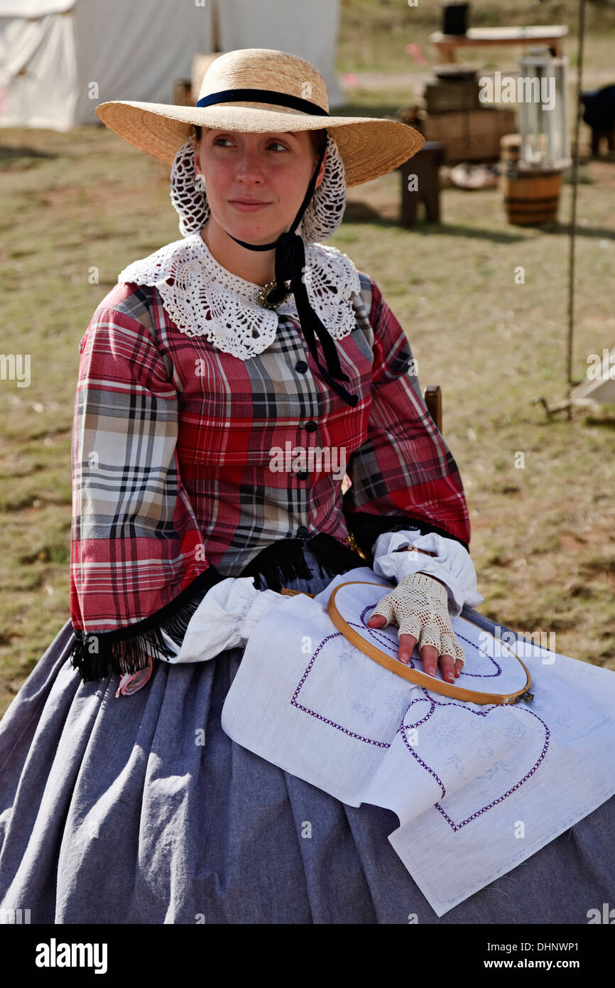 Civil War-Era 'Officer's Wife' knitting, historic reenactment, Fort Union National Monument, New Mexico USA Stock Photo