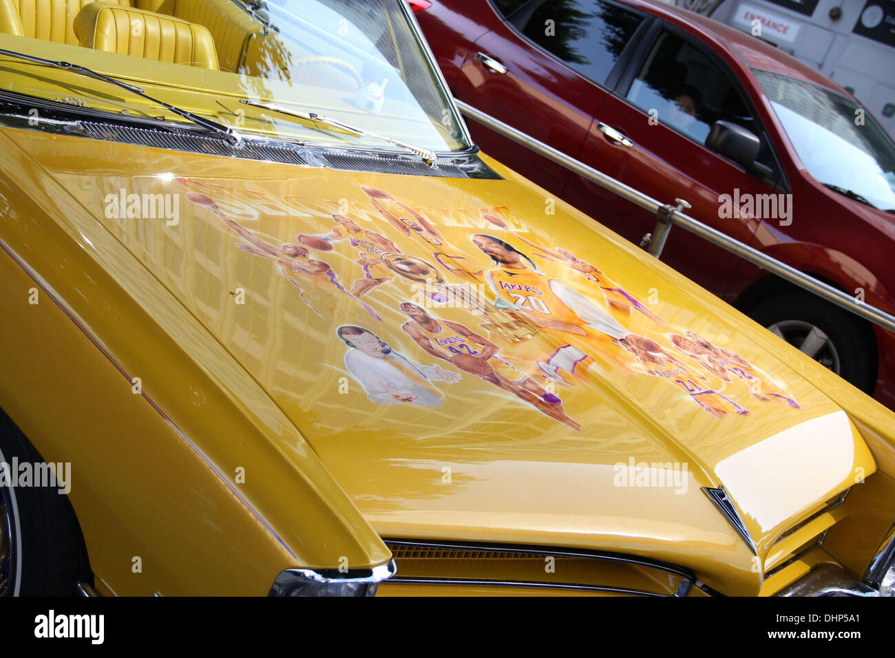 Snoop Dogg arrives on set of his latest music video in downtown Los  Angeles. The Gin and Juice hitmaker wore a Rastafari style Adidas tracksuit  and was seen behind the wheel of