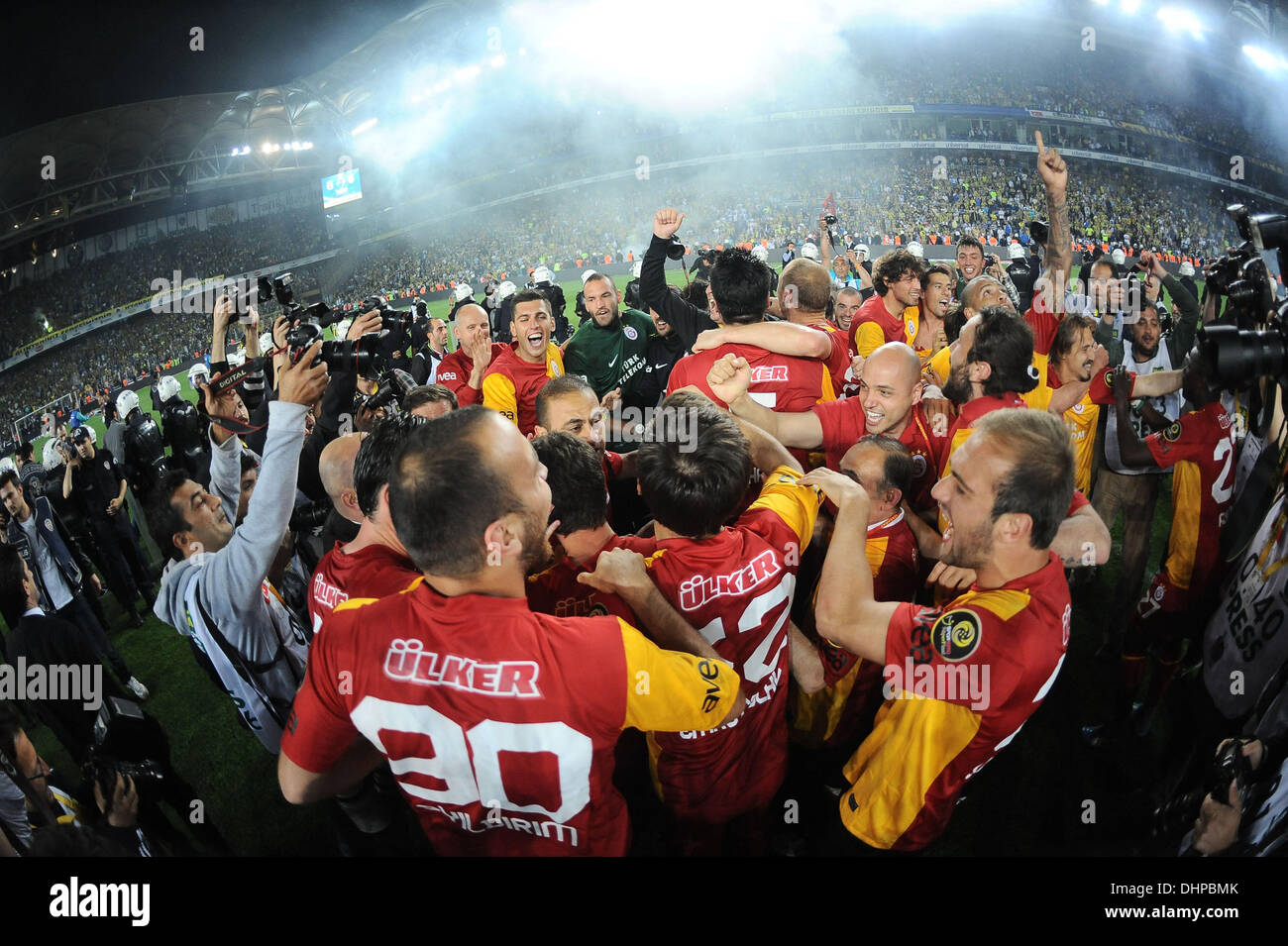 Atmosphere Turkish Super Lig (Super League) Fenerbahce v Galatasaray