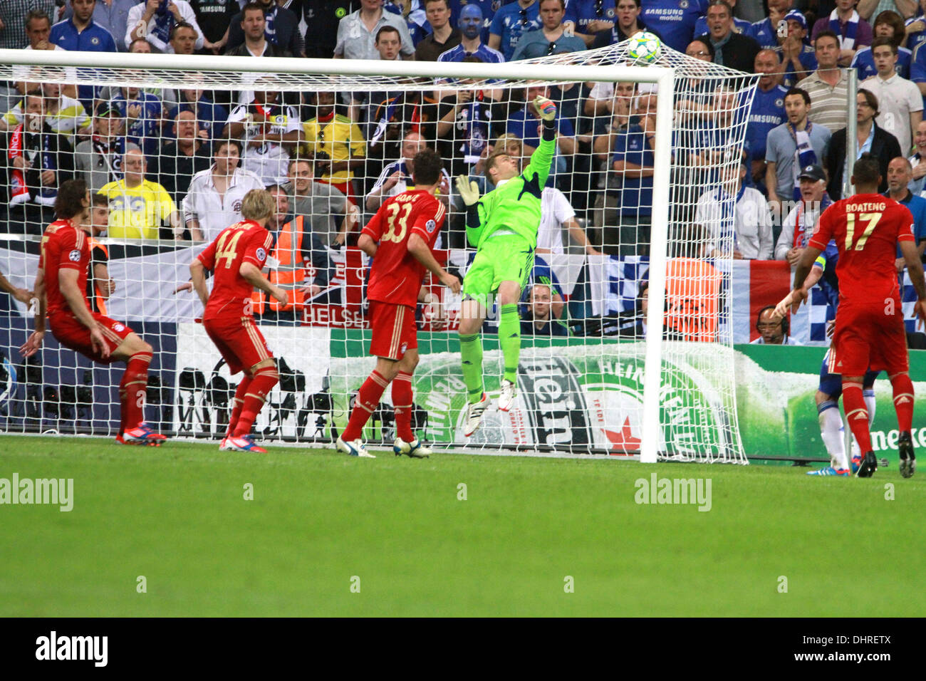 Didier Drogba Scores The 12 Uefa Champions League Final Match Between Chelsea And Bayern Munich At The Allianz Arena Munich Germany 19 05 12 Stock Photo Alamy Didier Drogba Scores The 12 Uefa Champions League Final Match Between Chelsea And Bayern Munich At The Allianz Arena Munich Germany 19 05 12 Stock Photo Alamy