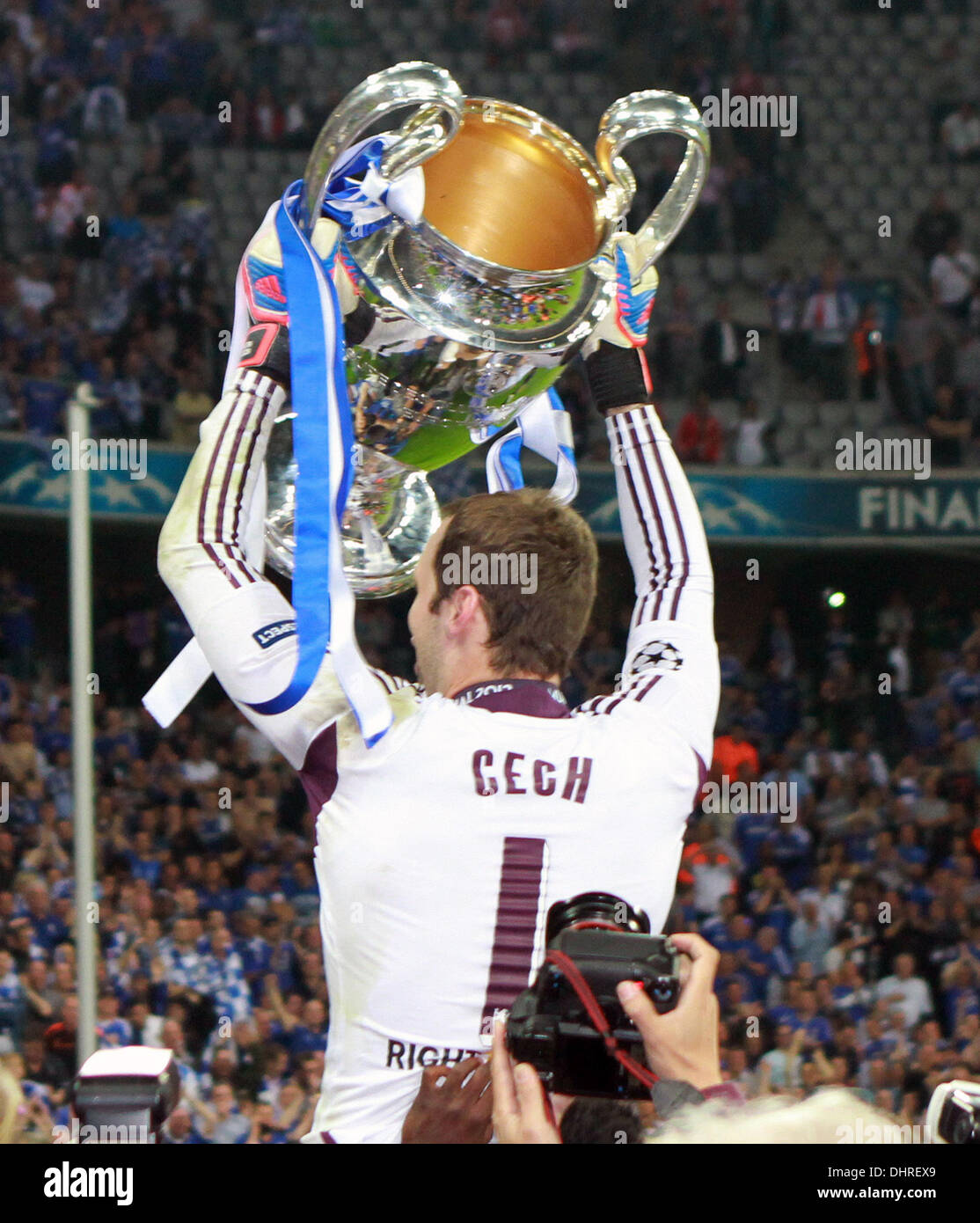 Petr cech champions league hi-res stock photography and images - Alamy