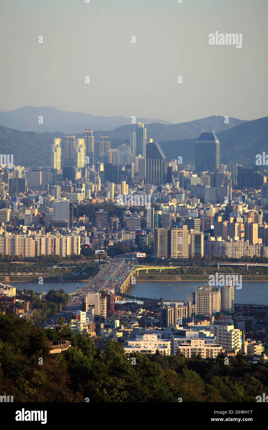 Seoul Korea August 10 Facade Louis Stock Photo 672069463
