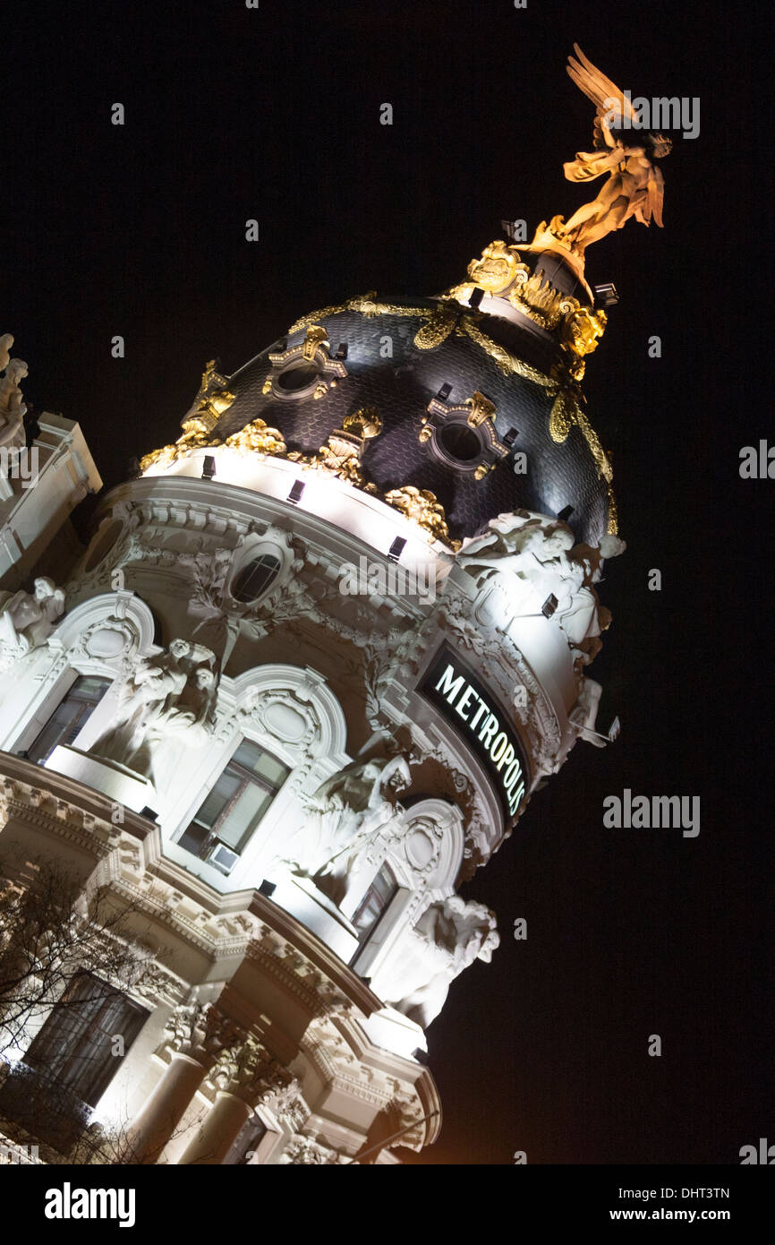 Metropolis building, Madrid Stock Photo - Alamy