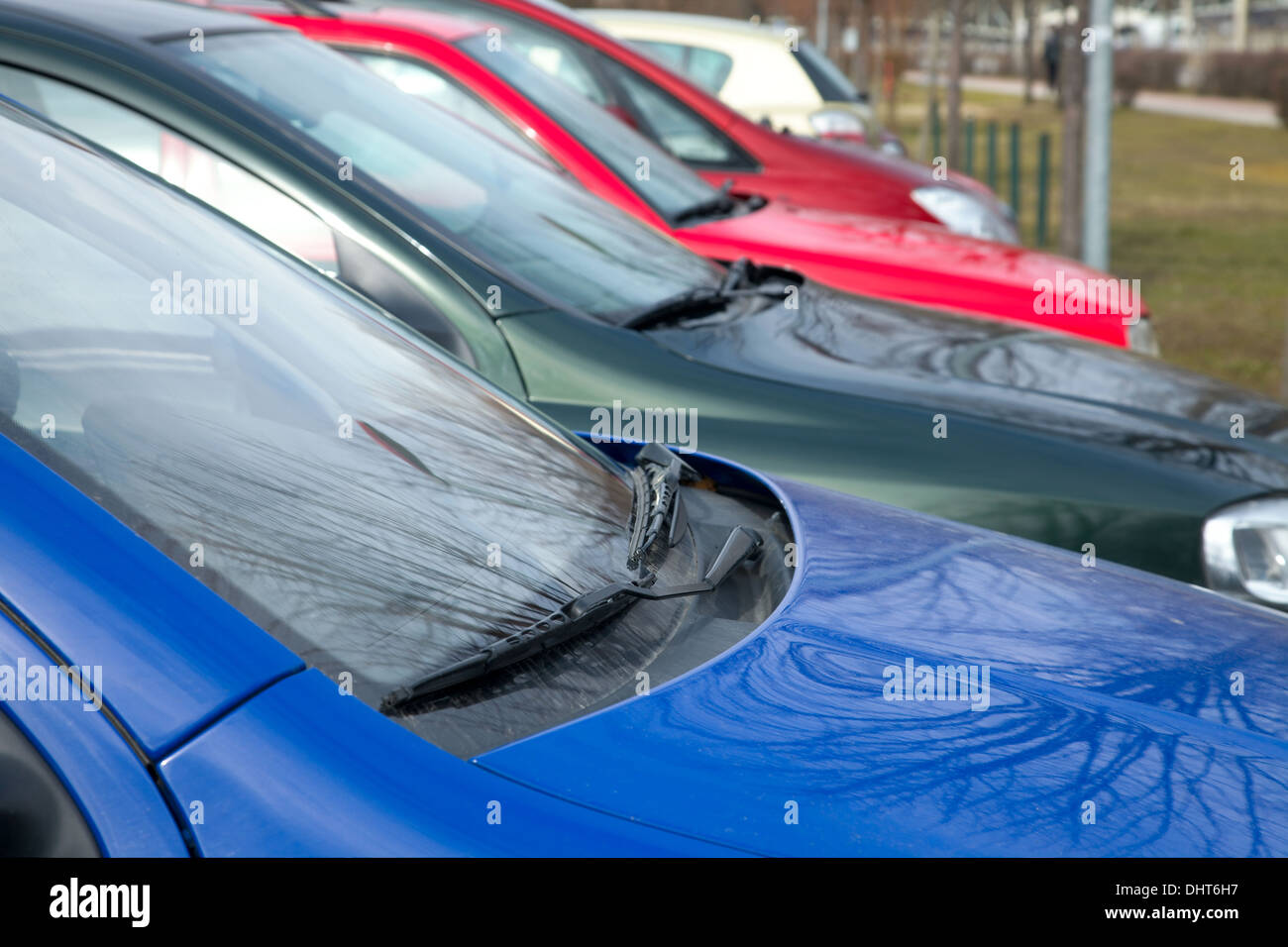 Crowded car park parking lot hi-res stock photography and images - Alamy
