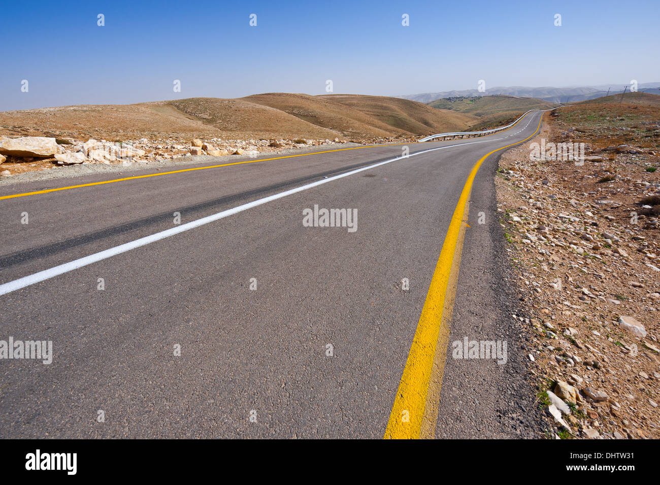 Desert judea road hires stock photography and images Alamy