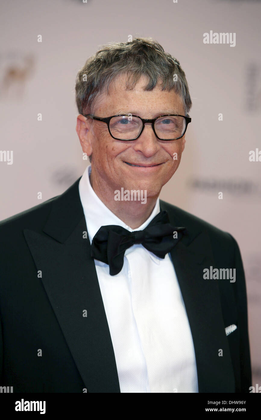 Berlin, Germany. 14th Nov, 2013. Millenium Bambi winner Bill Gates poses in the photo room of the Bambi Awards at Stage Theatre in Berlin, Germany, on 14 November 2013. Photo: Hubert Boesl/dpa -NO WIRE SERVICE- Stock Photo