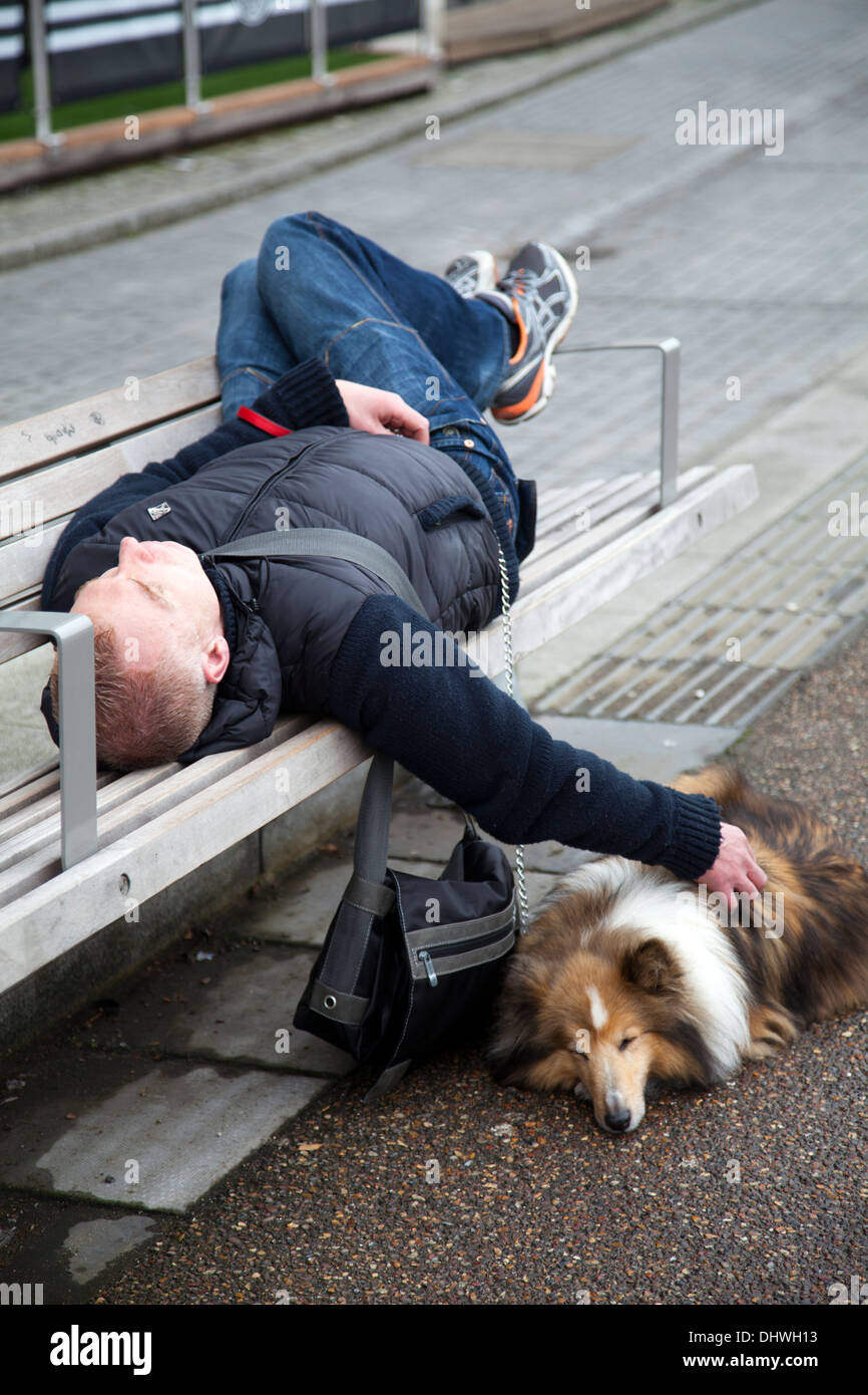 Southbank bench hi-res stock photography and images - Alamy