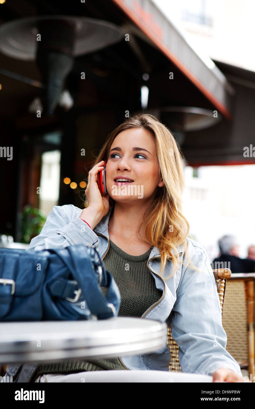COFFEE SHOP, OUTDOOR TABLES Stock Photo - Alamy
