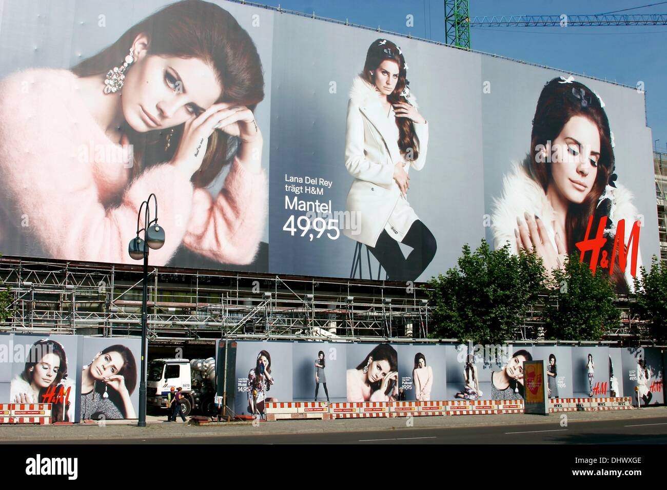 Lana del Rey is featured in a H&M advertising campaign which is on display  at Bikini-Haus which is currently under renovation in Wilmersdorf. Berlin,  Germany - 18.09.2012 Stock Photo - Alamy