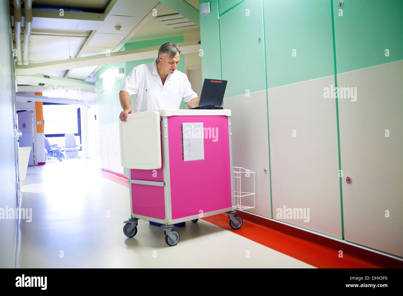 Nurse computer files hi-res stock photography and images - Alamy