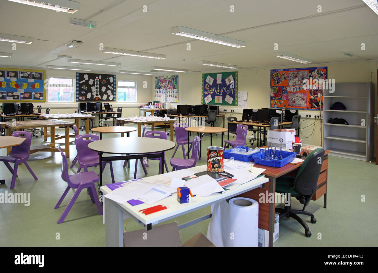 The art, craft and technology teaching room in a new free school. Housed in a temporary classroom building. Stock Photo