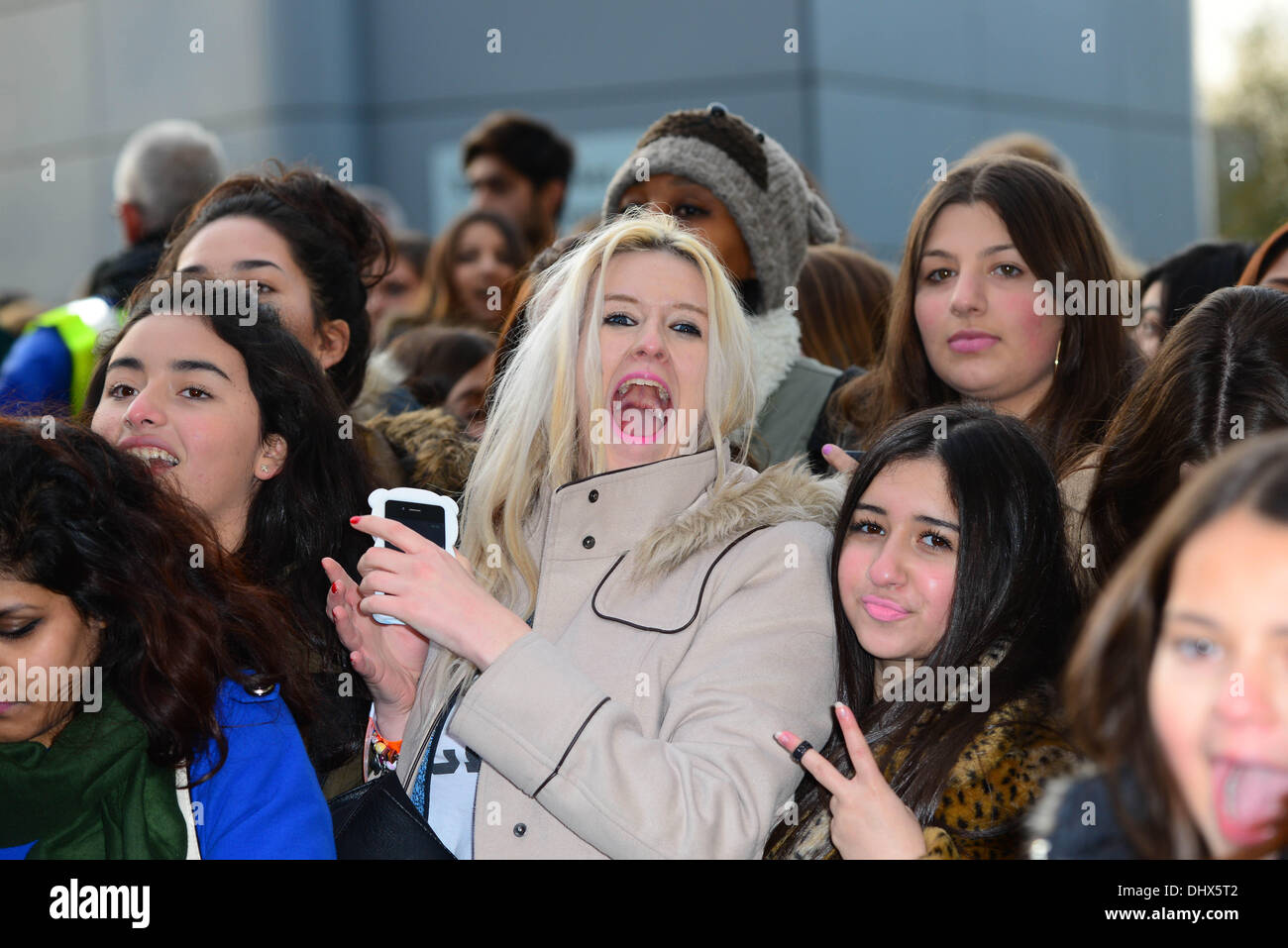 London UK 15th Nov 2013 : Hundreds of Khole fans waiting hours for ...