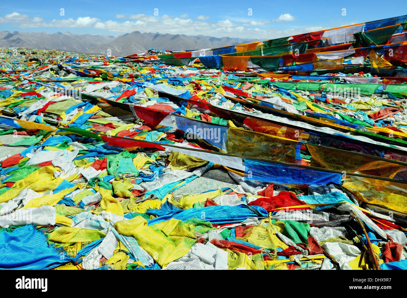 Kampa La pass to Tibet, prayer flags, China Stock Photo