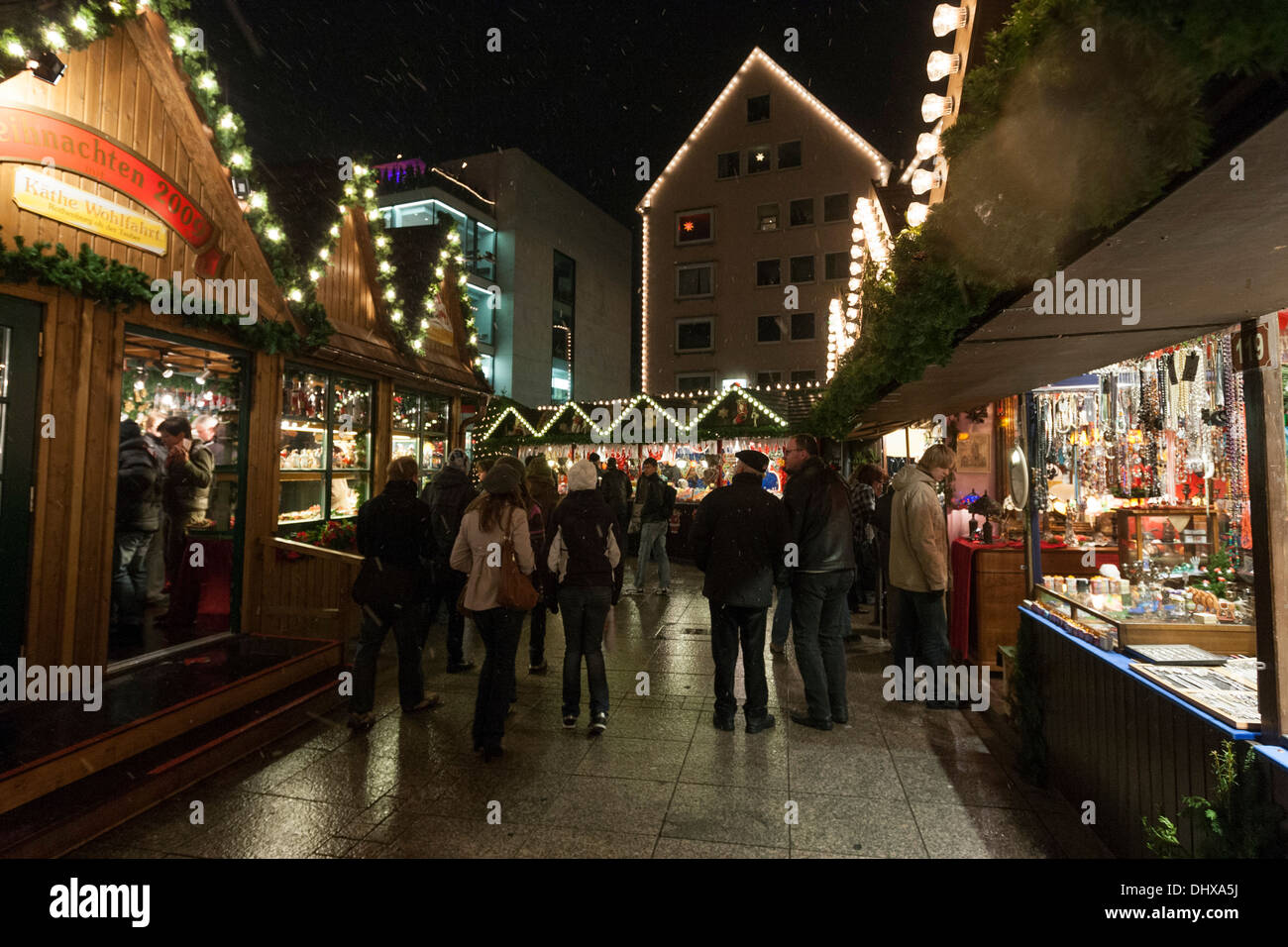 Traditional German Christmas Market on the Münsterplatz square Stock ...