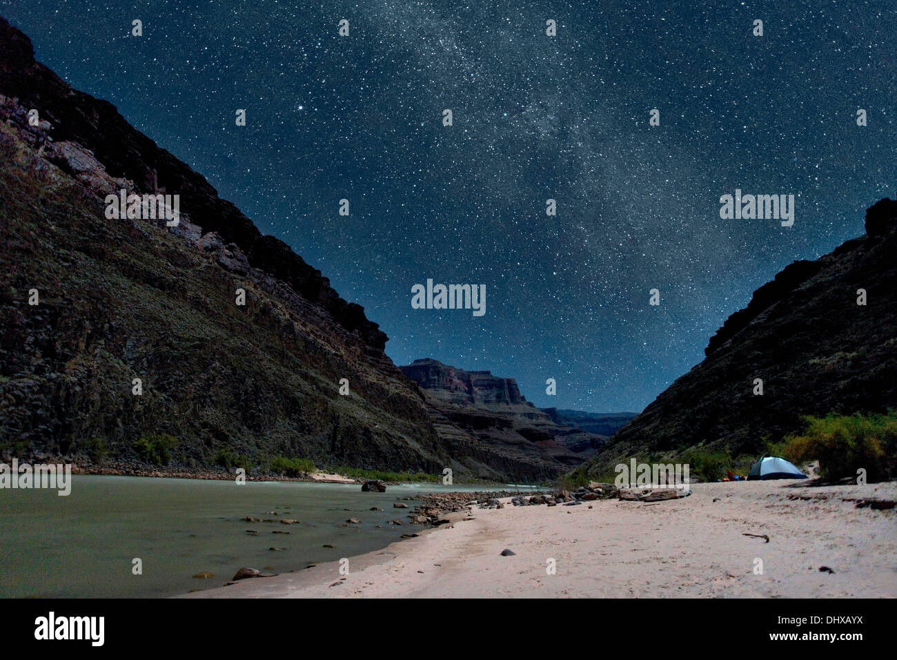 A campsite along the river under the stars at the Grand Canyon, Arizona, USA Stock Photo