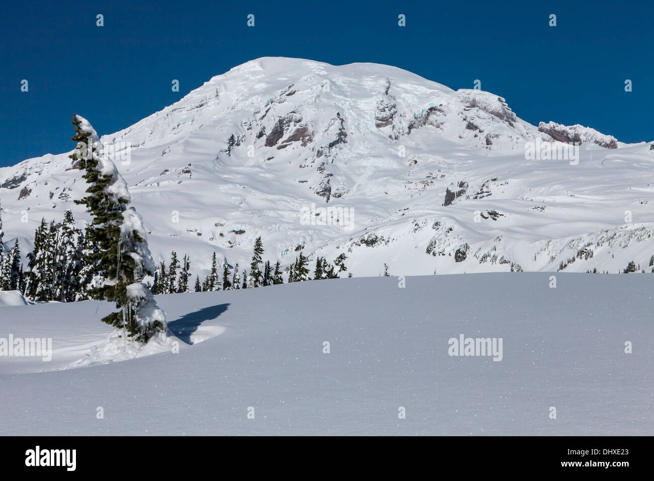 Mount mazama volcano mountain hires stock photography and images Alamy
