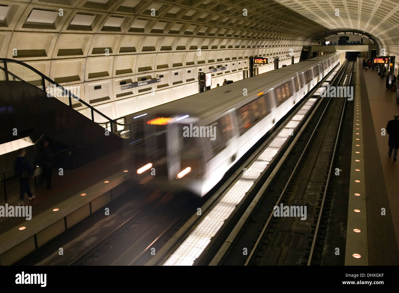 Dc trains hires stock photography and images Alamy