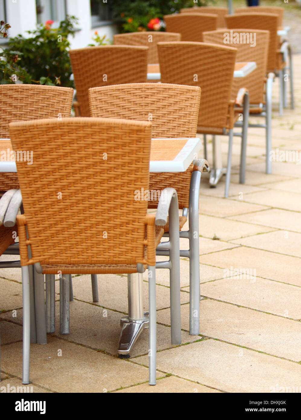 Outdoor Restaurant Coffee Terrace Open Air Cafe Chairs With Table