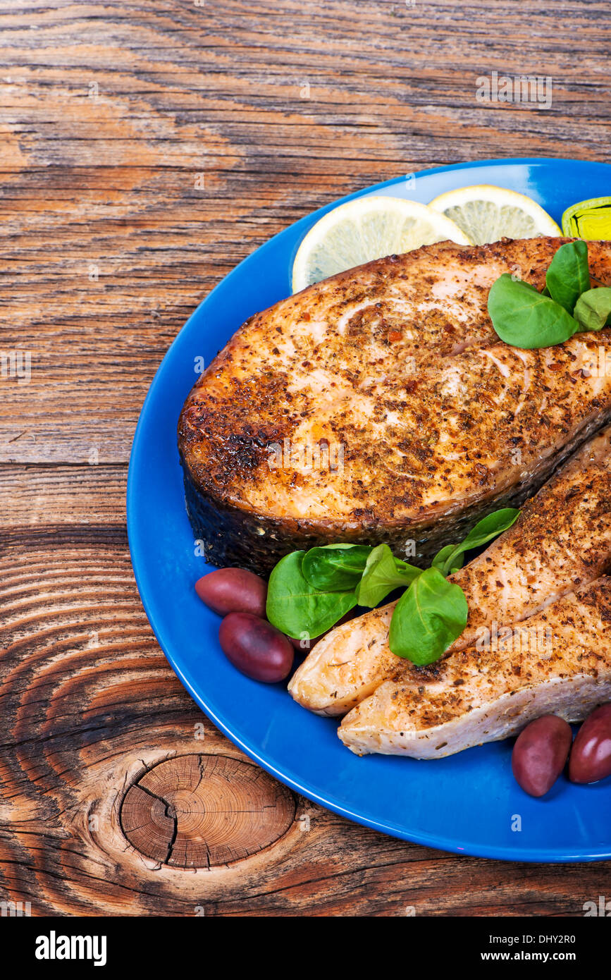 salmon steak with vegetables cooked on the grill Stock Photo Alamy