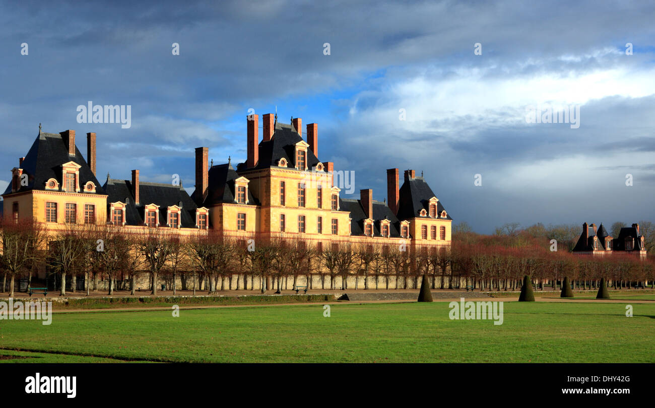 Palace (16th century), Fontainebleau, France Stock Photo