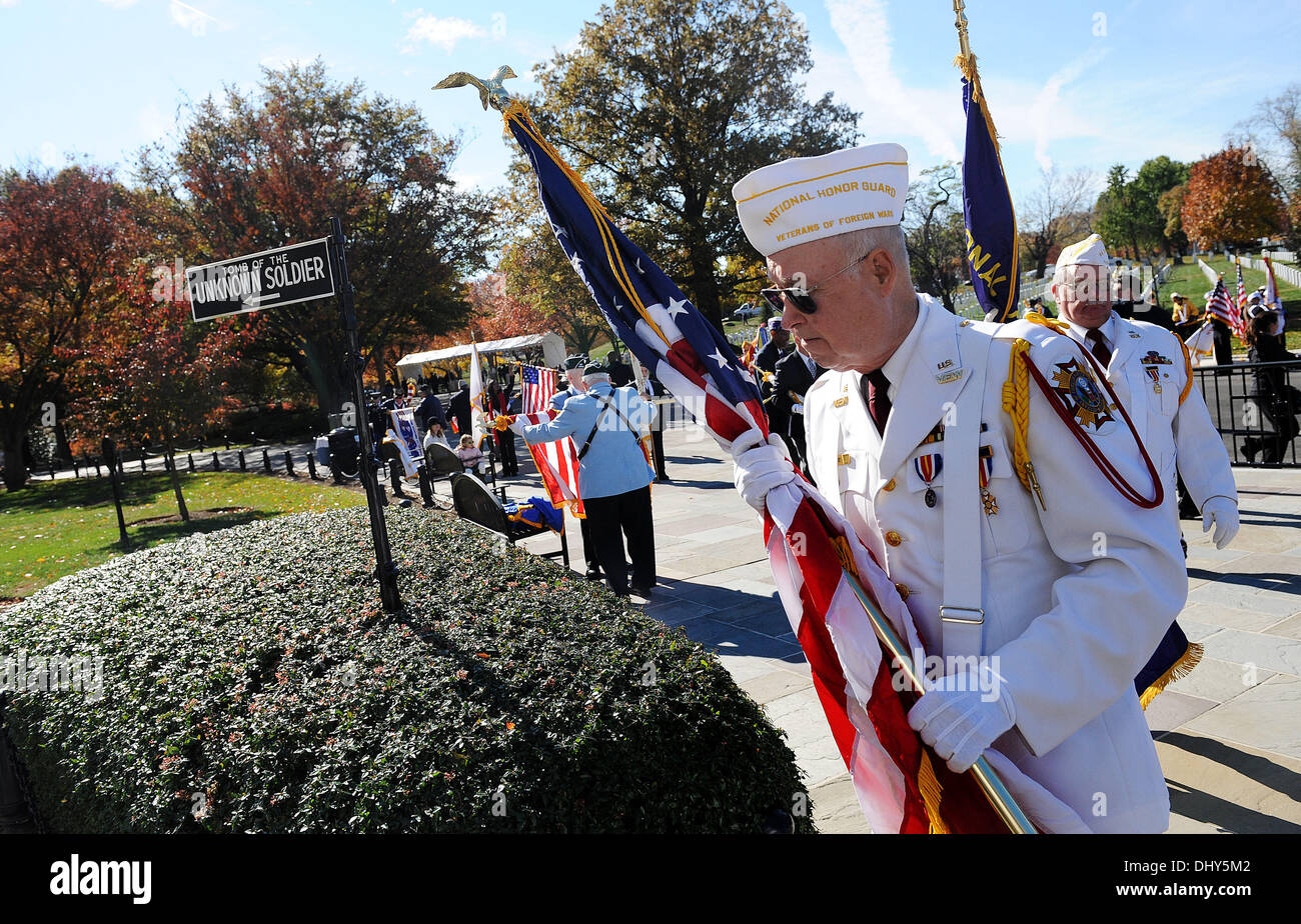 Arlington, Virginia. 11th Nov, 2013. Veteran flag holders attend a ...