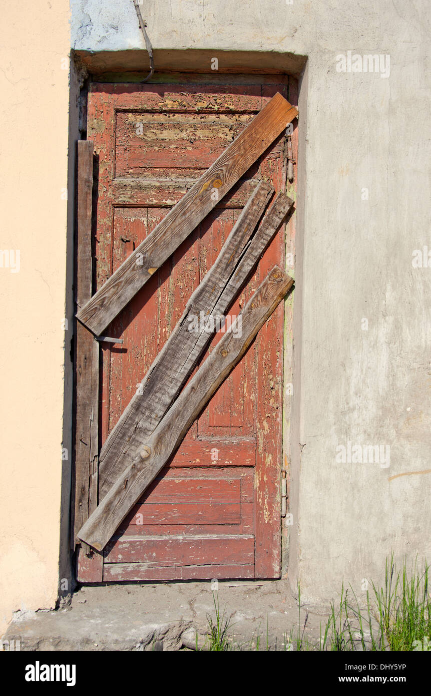 Closed wooden door of house hi-res stock photography and images - Alamy