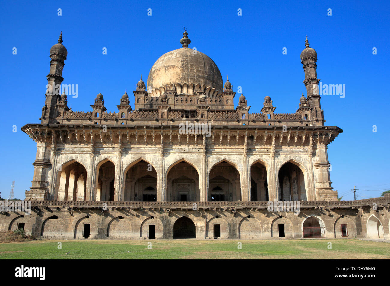 Gol gumbaz karnataka hi-res stock photography and images - Alamy