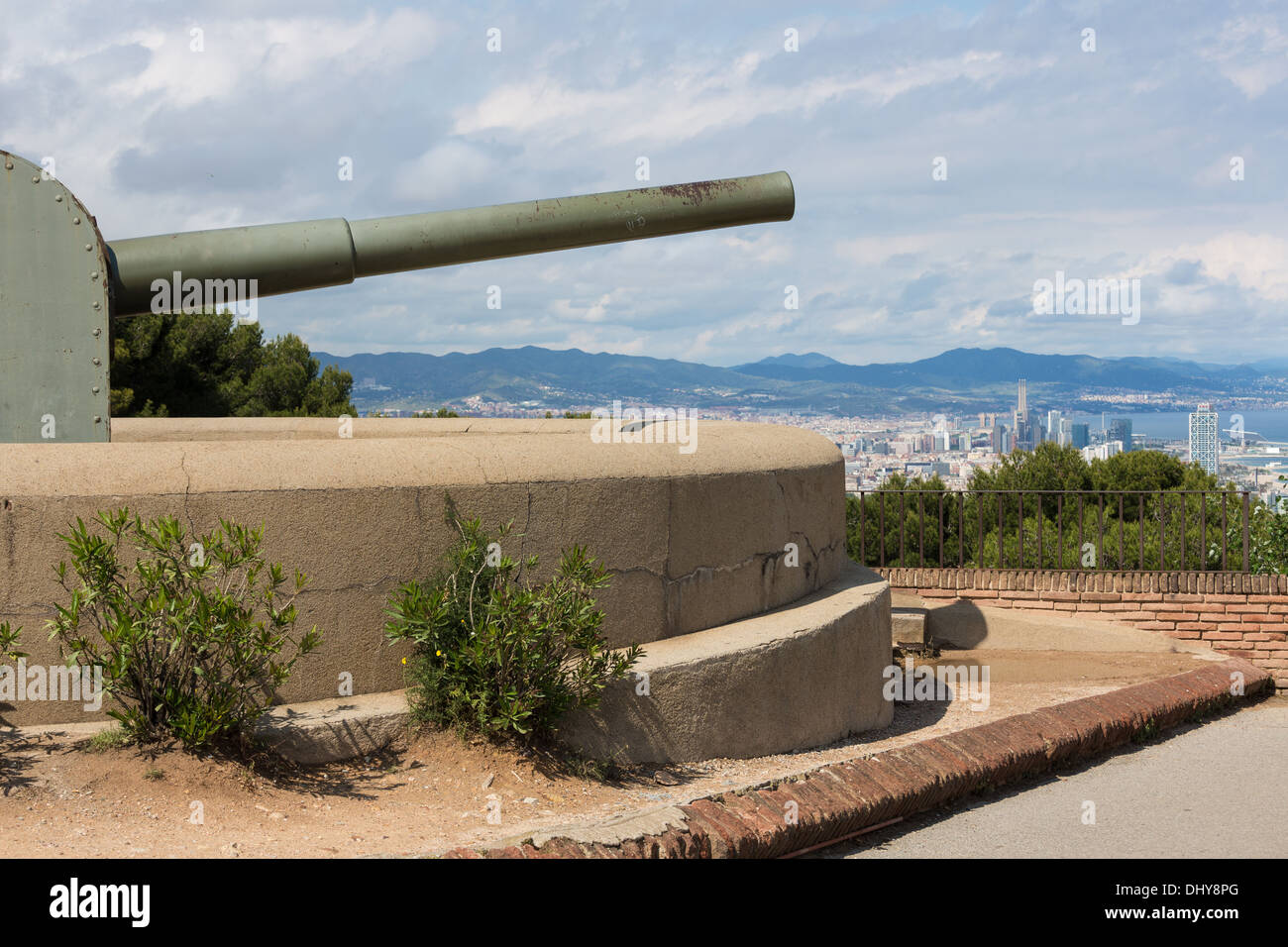 Castle of Montjuic with old canon in Barcelona Stock Photo - Alamy