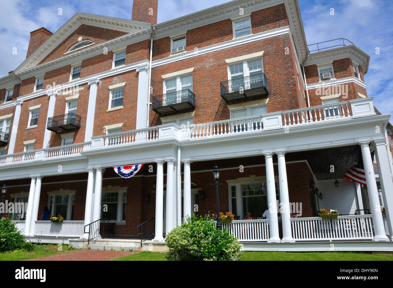 Elderly england house hi-res stock photography and images - Alamy