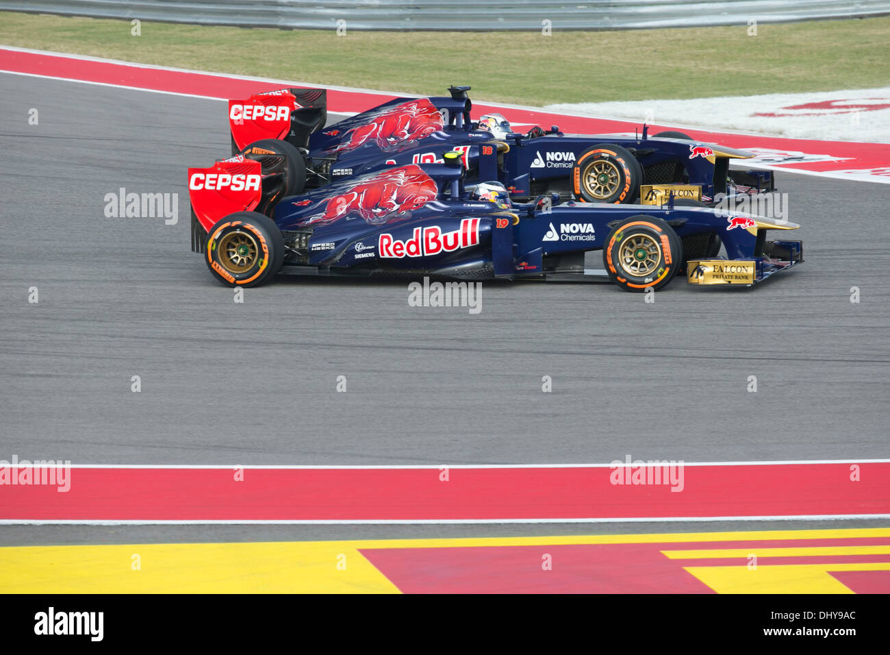 Drivers Daniil Kuyat (18) and Daniel Ricciardo of Scuderia Toro Rossi during practice session for F1 United States Grand Prix Stock Photo