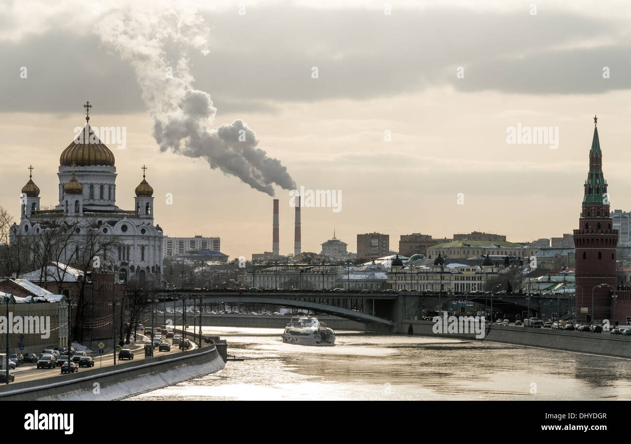 View of the Moskva River with the Kremlin and Cathedral of Christ the Saviour in the background in Moscow. Stock Photo