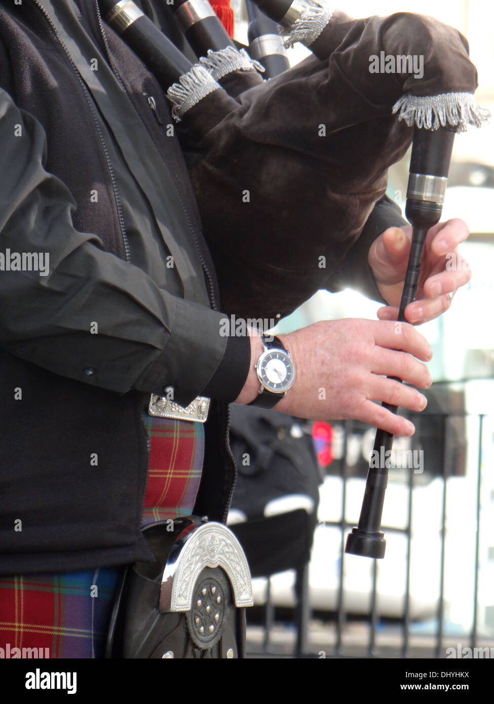 Scottish man playing bagpipes - Edinburgh, Scotland, UK Stock Photo