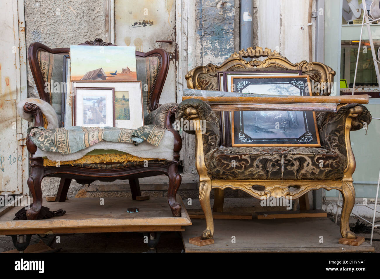 Flea market furniture hires stock photography and images Alamy