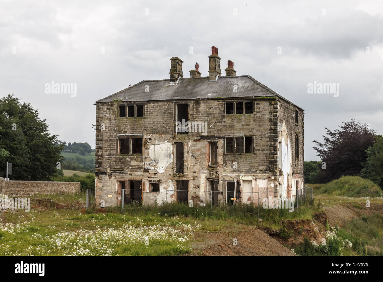 Derelict House in a Country Setting Stock Photo Alamy