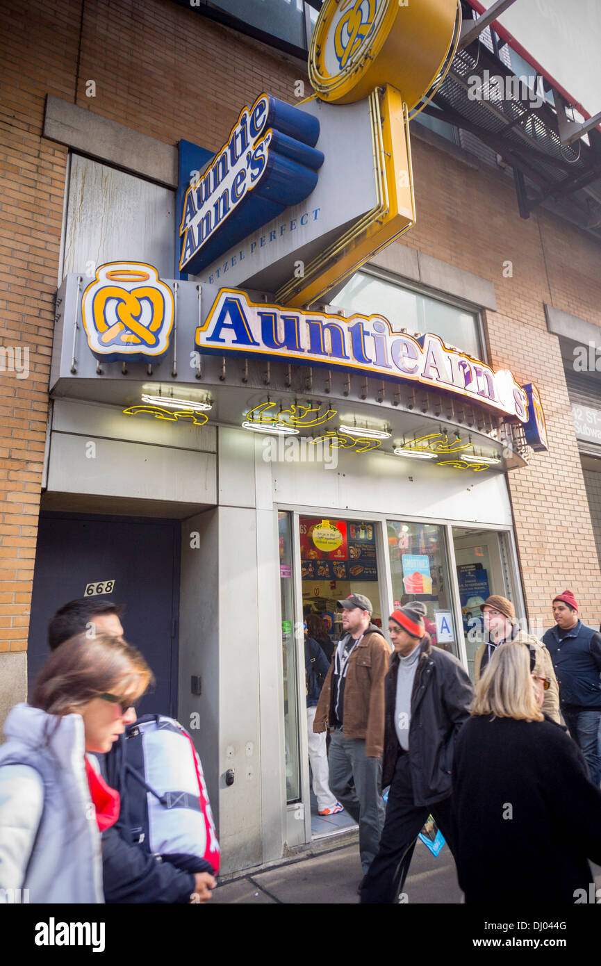 Auntie anne's hires stock photography and images Alamy