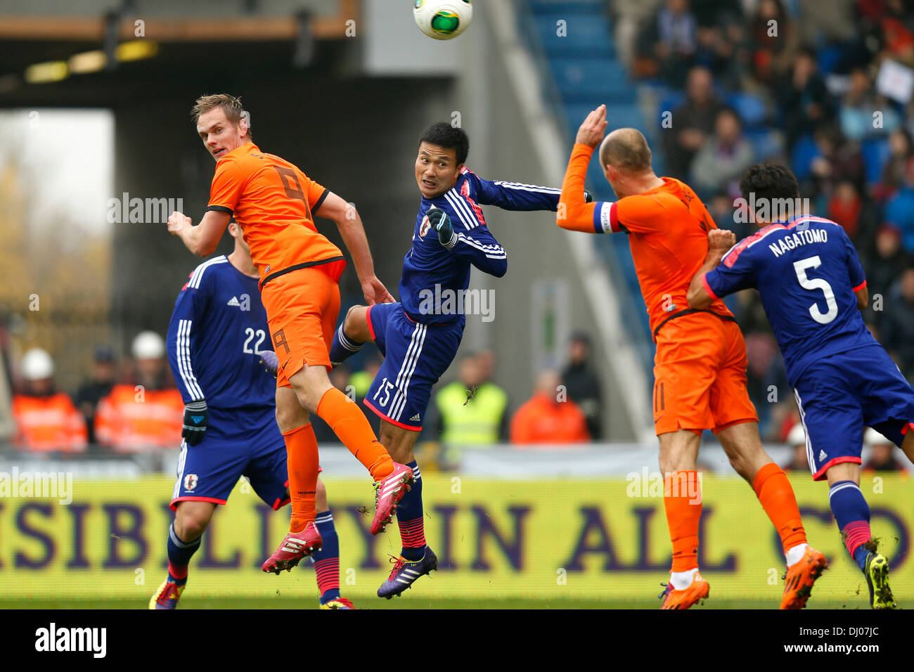 Genk, Belgium. 16th Nov, 2013. (L-R) Maya Yoshida (JPN), Siem de Jong (NED), Yasuyuki Konno (JPN), Arjen Robben (NED), Yuto Nagatomo (JPN) Football / Soccer : Yasuyuki Konno of Japan in action during the International friendly match between Japan 2-2 Netherlands at Cristal Arena in Genk, Belgium . Credit:  AFLO/Alamy Live News Stock Photo