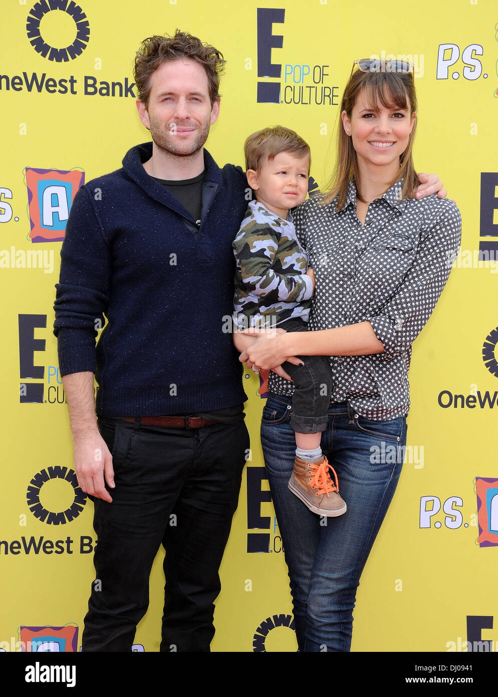Santa Monica, California, USA. 17th Nov, 2013. Glenn Howerton, Jill Latiano  and Miles Howerton arrives for
