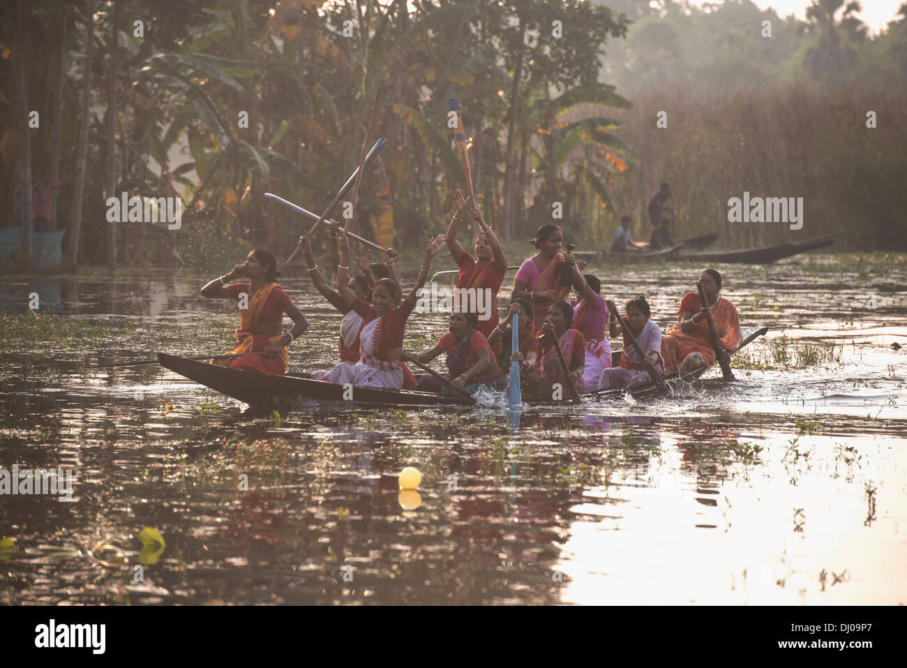 Female boat race participants hi-res stock photography and images - Alamy
