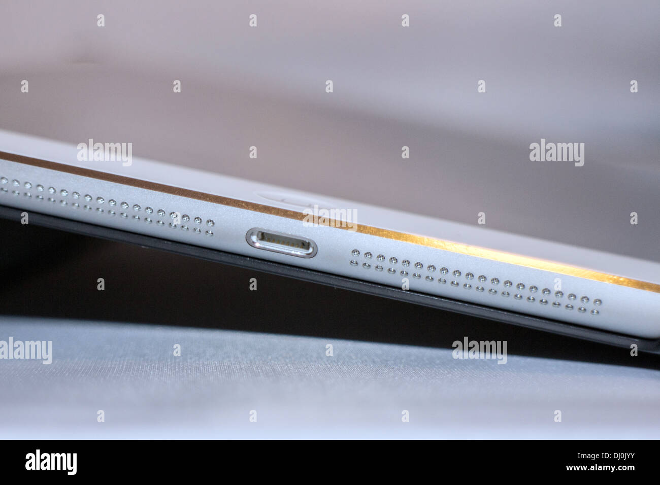iPad Air Lightning Connector Close Up Stock Photo - Alamy