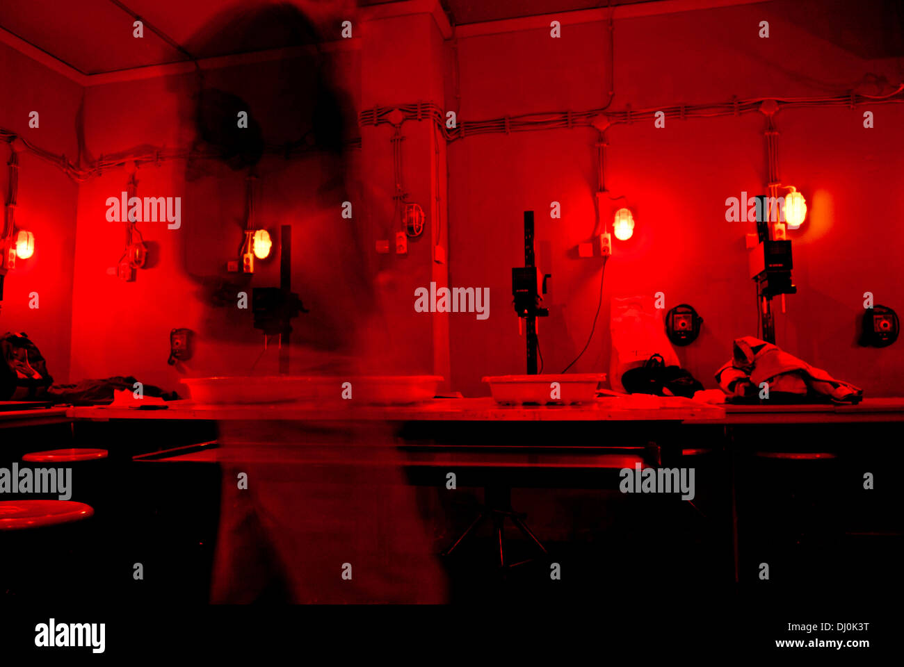 Darkroom hires stock photography and images Alamy