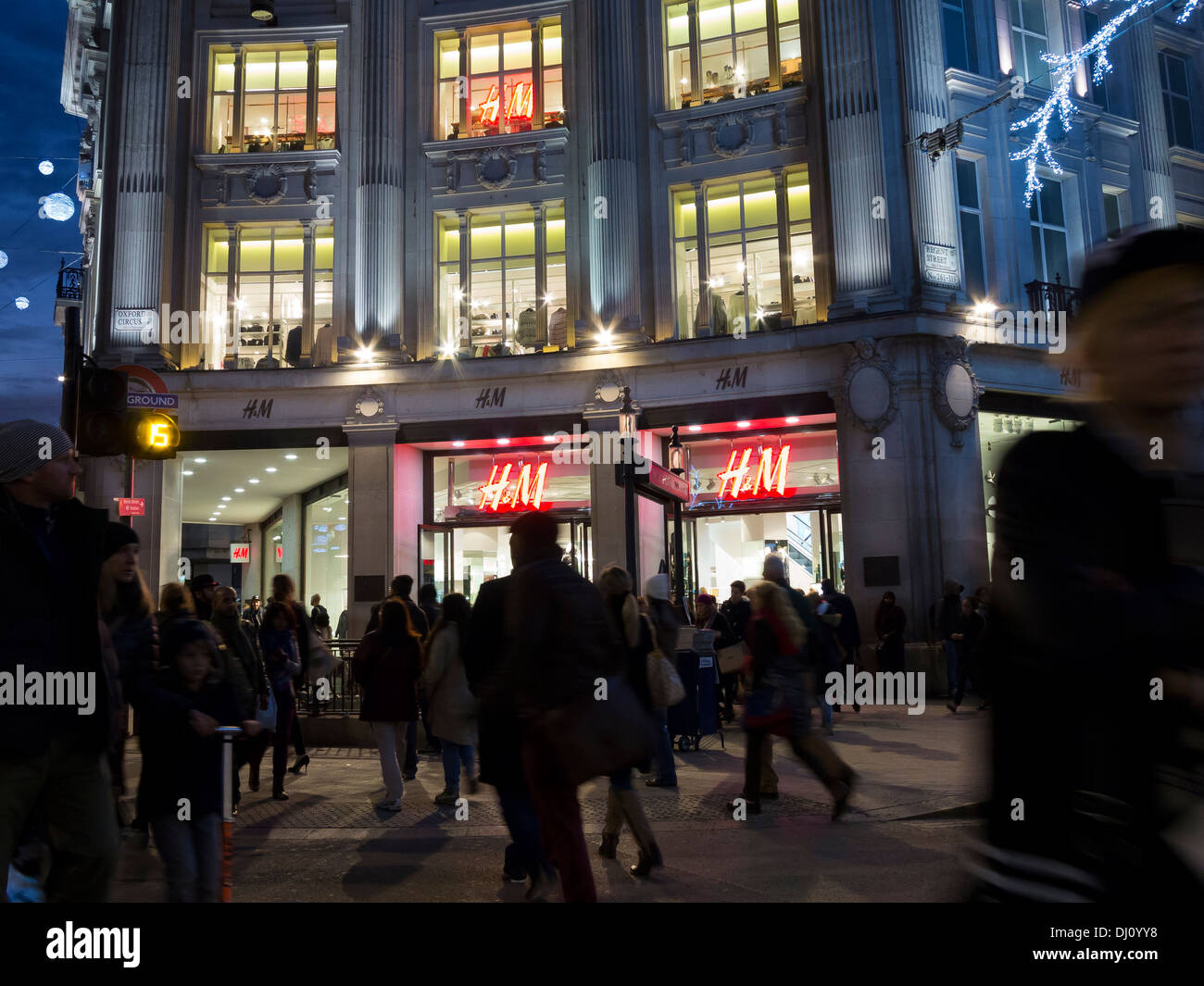 H&m top piccadilly circus