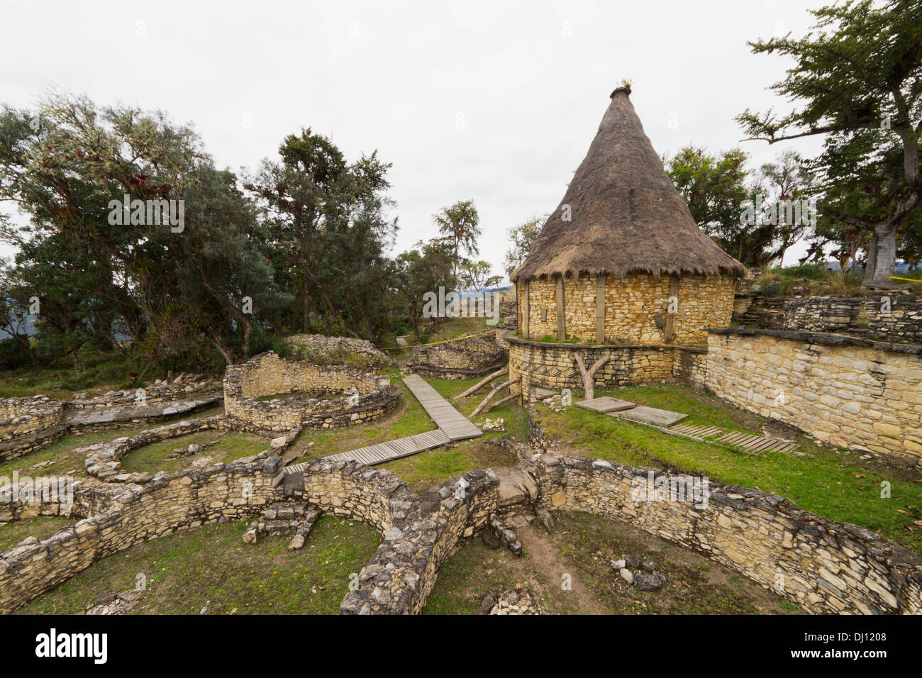 Conical thatched roof hi-res stock photography and images - Alamy