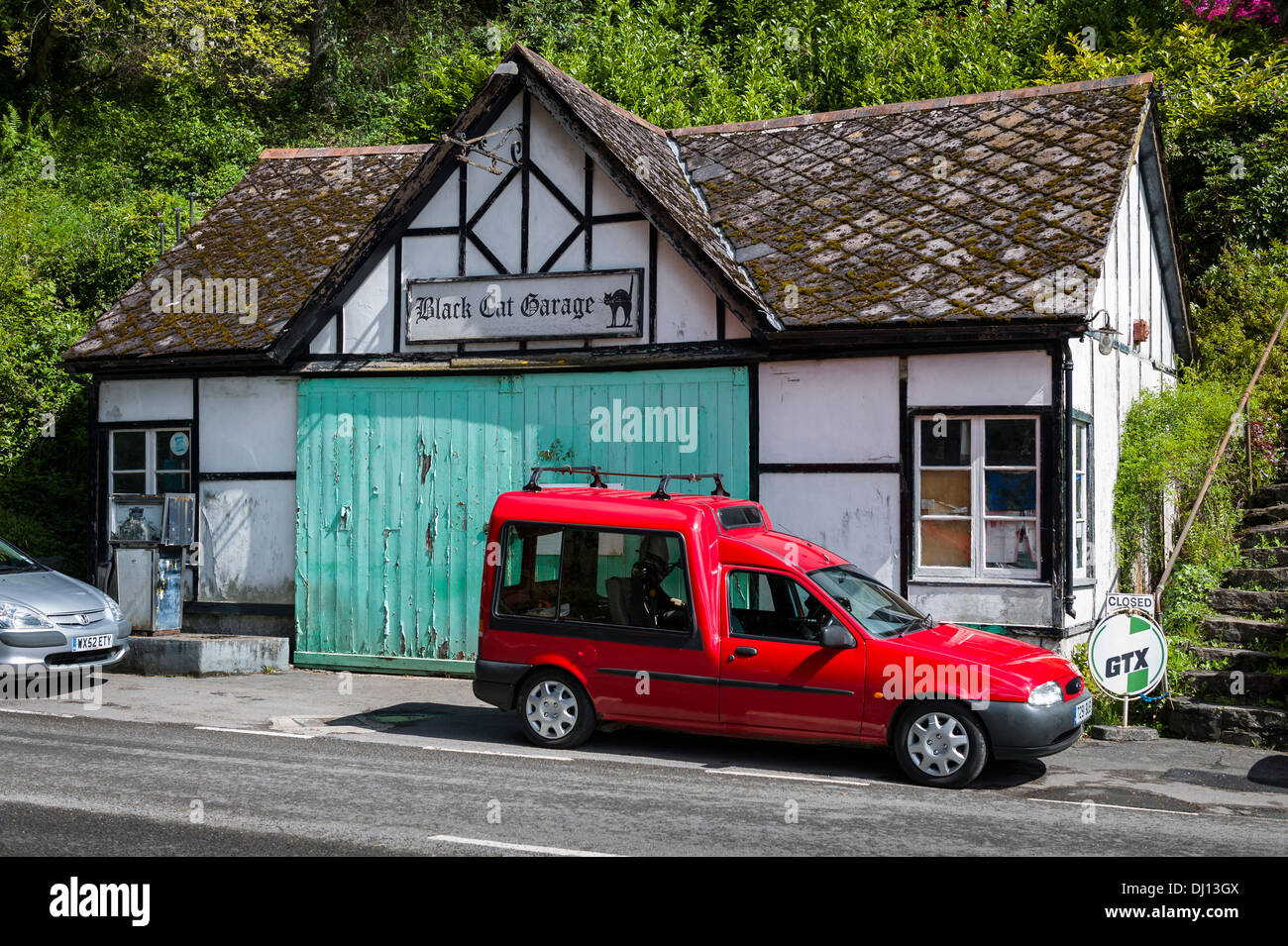 Black Cat Garage Stock Photos Black Cat Garage Stock Images Alamy
