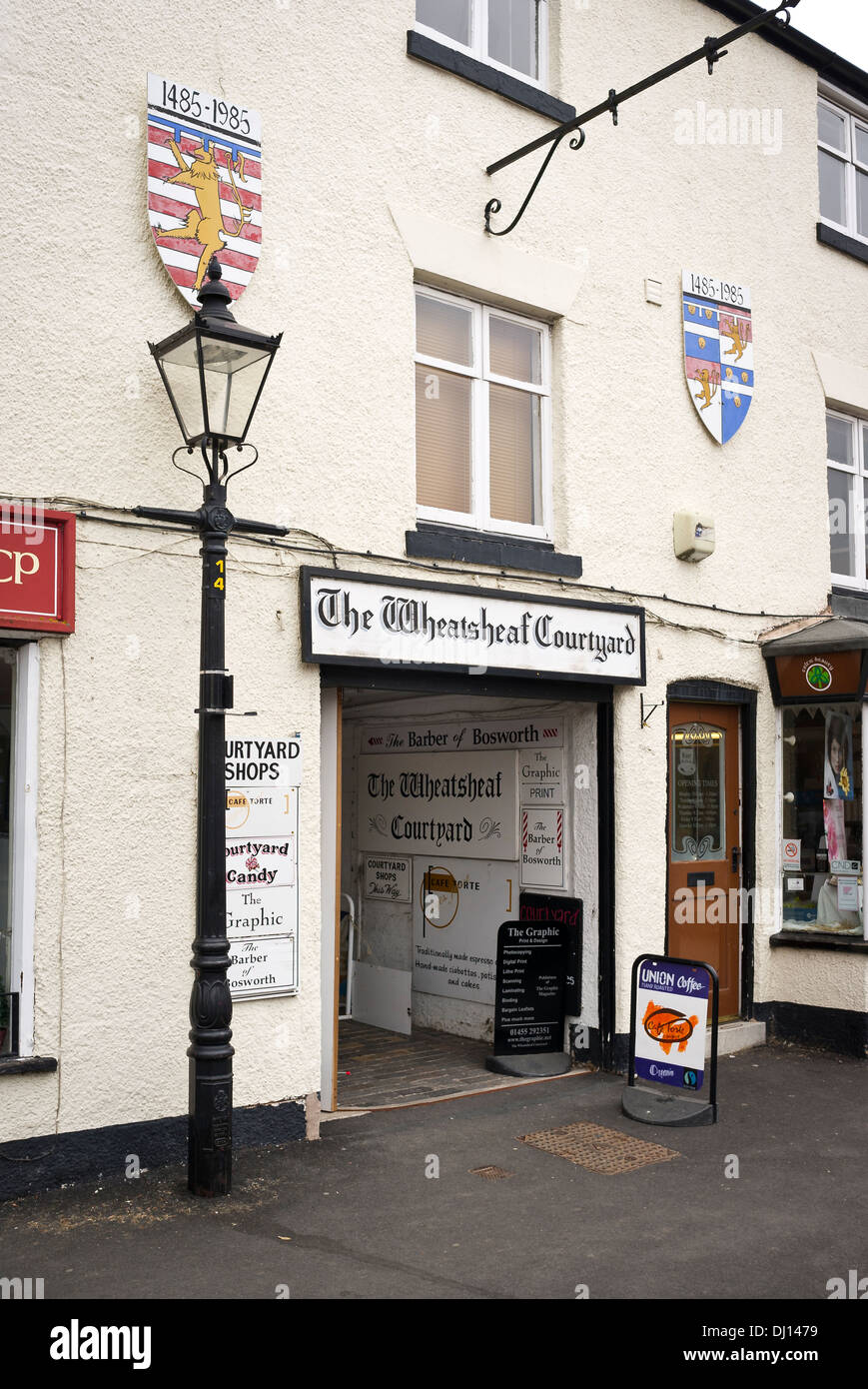 Market Bosworth Wheatsheaf Courtyard shopping precinct UK Stock Photo