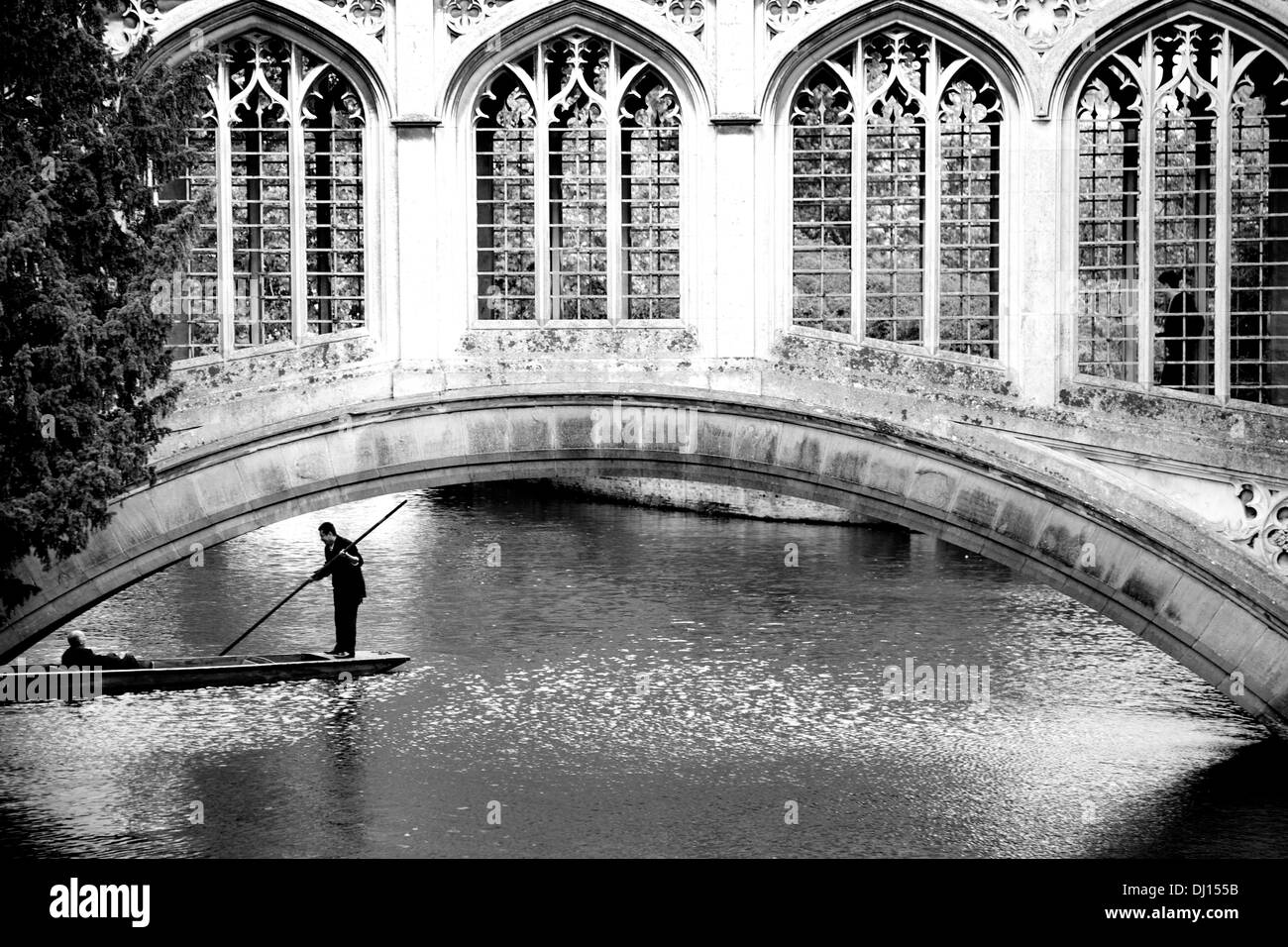 Bridge of Sighs with punting on the River Cam, St John's College Cambridge. Stock Photo