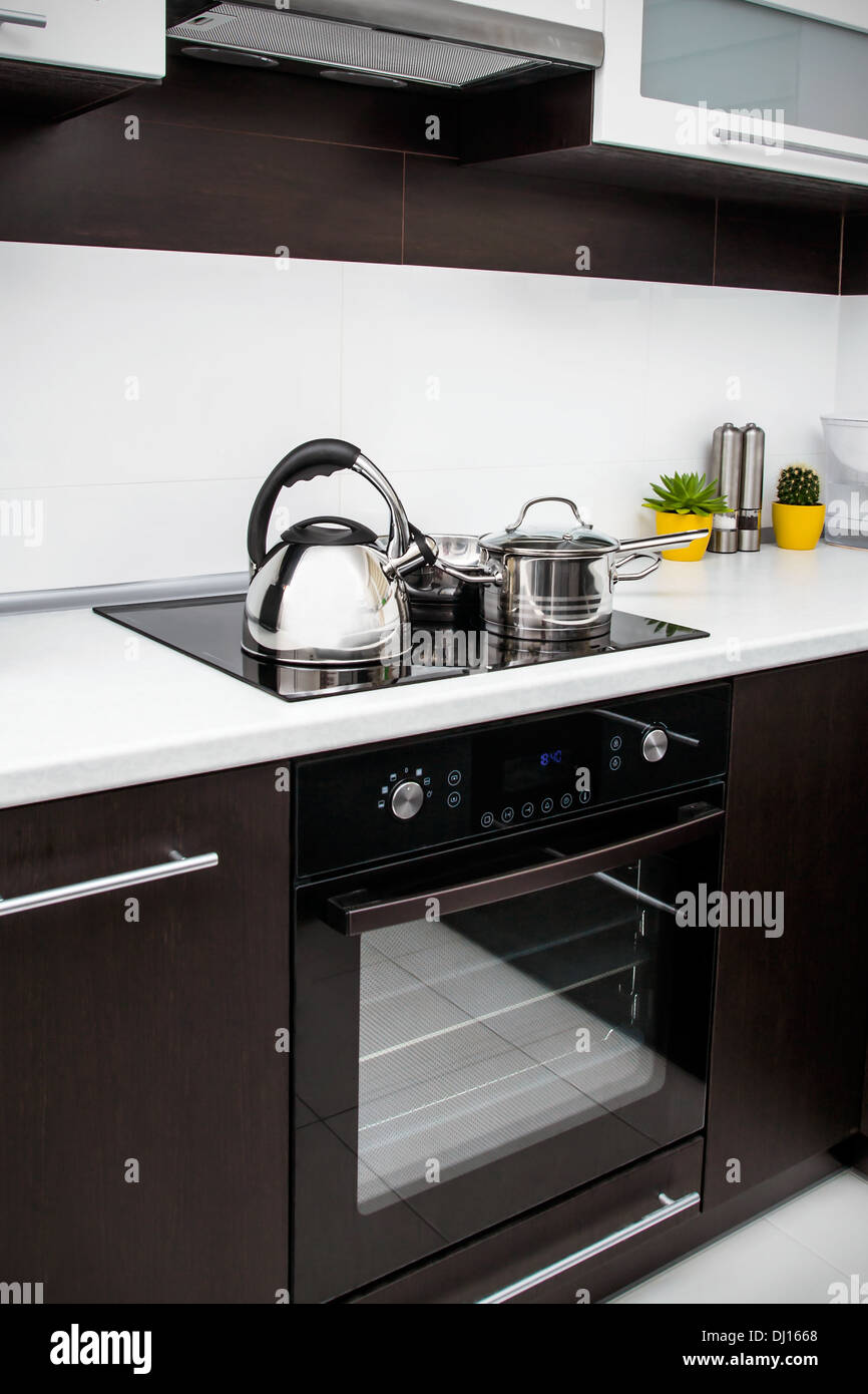 Induction hob saucepan hires stock photography and images Alamy