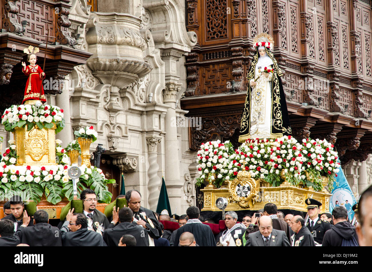 Procession of Santa Rosa de Lima on the Plaza de Armas of Lima. Peru Stock  Photo - Alamy, image size:1300x951