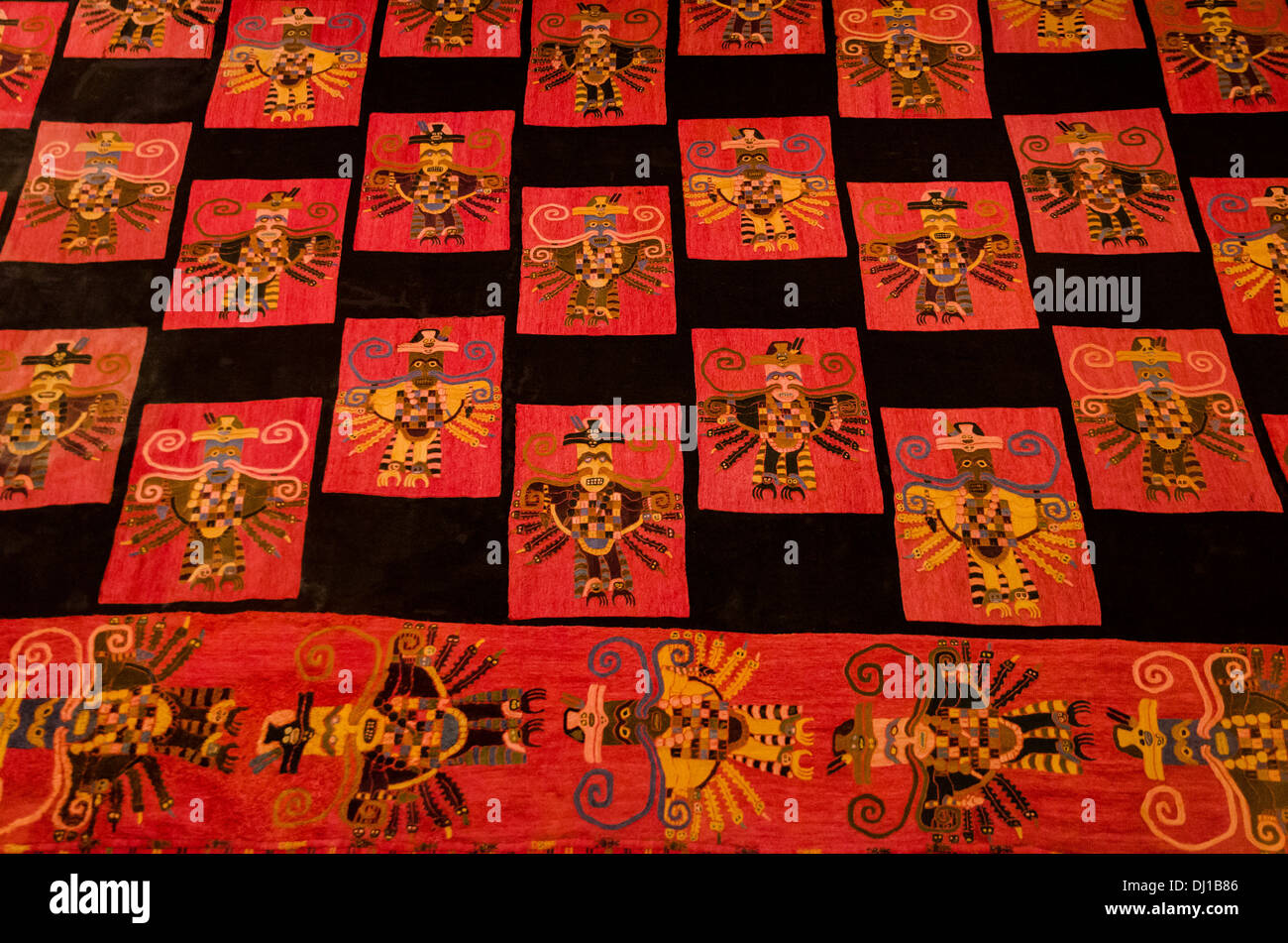 Paracas textil. Paracas culture 800 AC100 BC Stock Photo Alamy