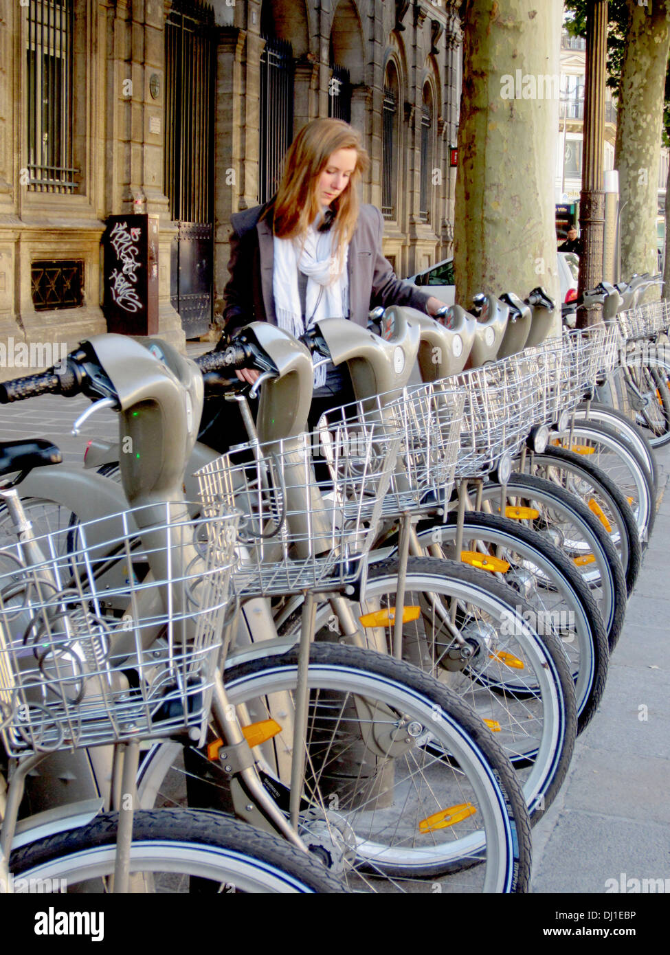 Paris Bike Racks Paris transport hi-res stock photography and images - Alamy