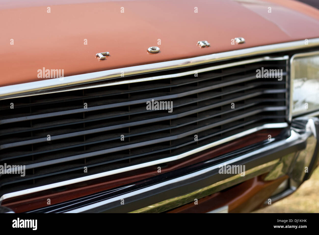 Classic british car grill badge hires stock photography and images Alamy